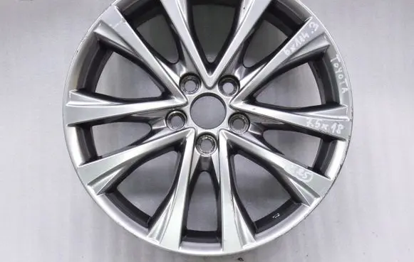Toyota Avensis T220 R18 alloy rim 