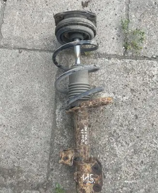 Nissan Navara D40 Front shock absorber/damper