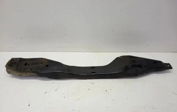 Chrysler Town & Country V Engine mounting bracket