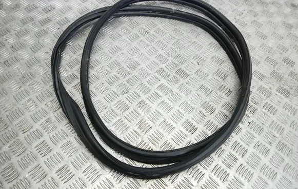 Peugeot 2008 I Loading door rubber seal (on body)