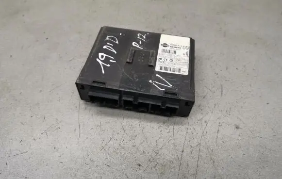 Nissan Primera Comfort/convenience module 28596AV309 5WK48127