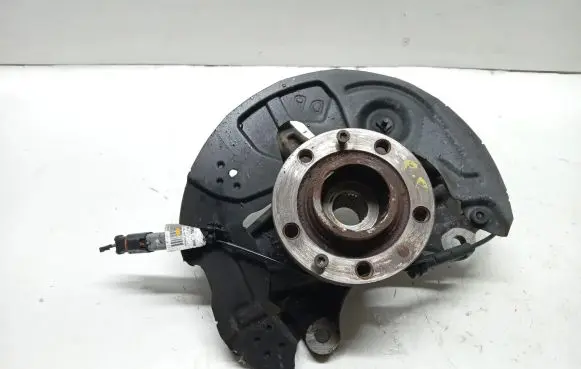 Peugeot 508 Front wheel hub spindle knuckle