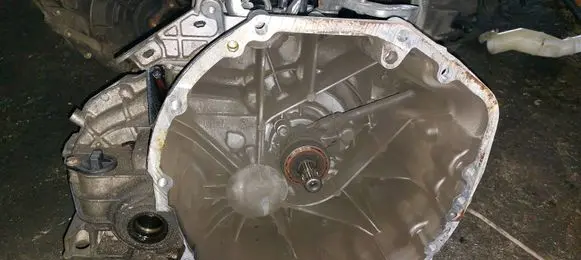 Nissan Qashqai+2 Manual 6 speed gearbox