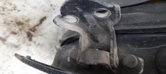 Volvo S40, V40 Rear door lower hinge