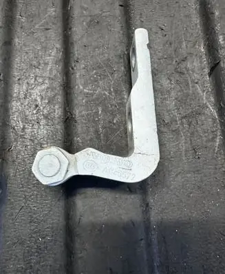 Volvo S90, V90 Front door lower hinge 31371555 A046572