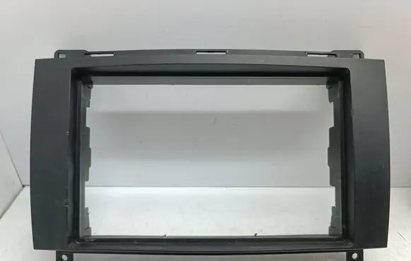 Radio/GPS head unit trim