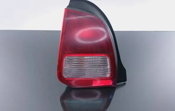 Mitsubishi Colt Rear/tail lights R1717L 0431879