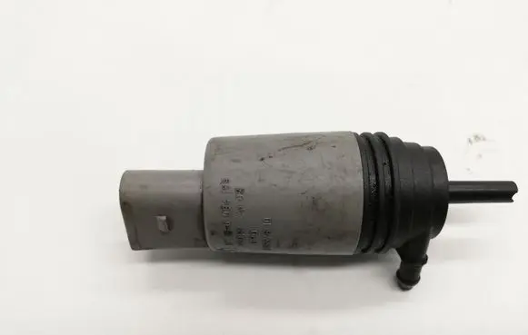 BMW 3 E90 E91 Windscreen/windshield washer pump 6934159
