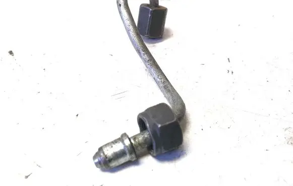 BMW 1 E81 E87 Fuel injector supply line/pipe 