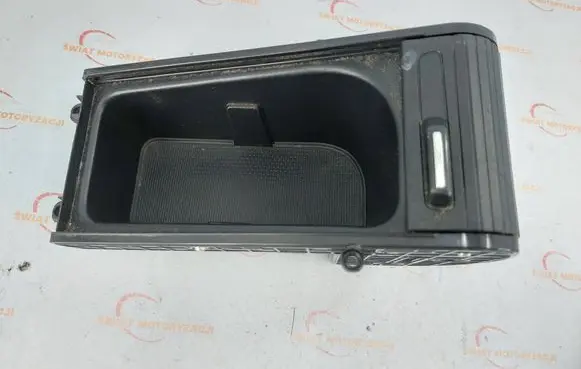 Hyundai i40 Glove box central console 846703Z900