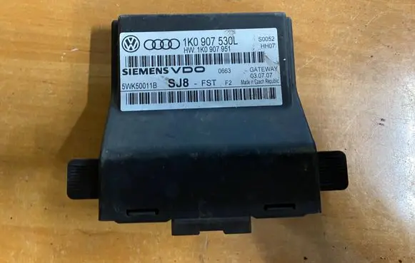 Seat Leon (1P) Gateway control module 1K0907530L 5WK50011B 1K0907951