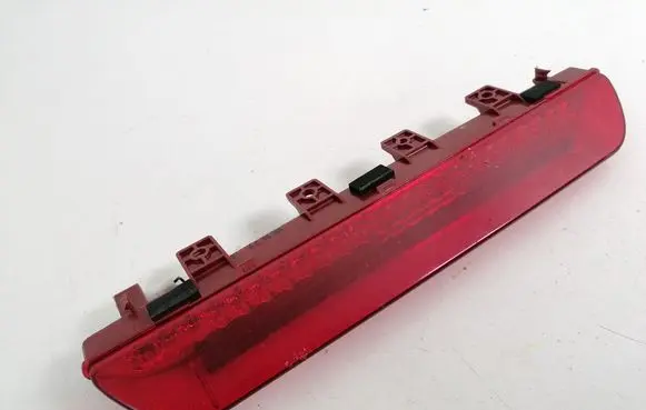 KIA Sportage Third/center stoplight