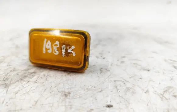 Audi 80 90 B3 Front fender indicator light 161949117