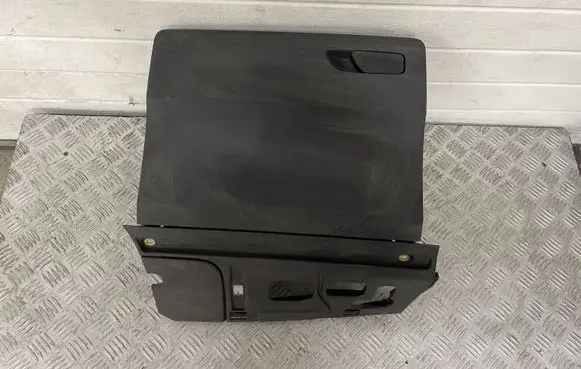 Audi Q2 - Glove box 81C857035A