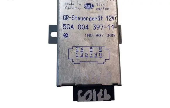 Volkswagen Golf III Cruise control unit/module 1H0907305 5GA00439711