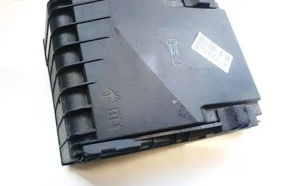 Skoda Superb B6 (3T) Fuse box cover 1K0937132F