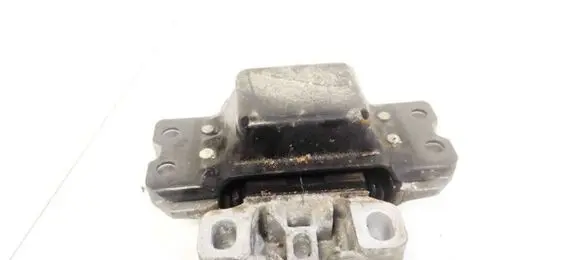 Volkswagen Touran I Engine mount bracket