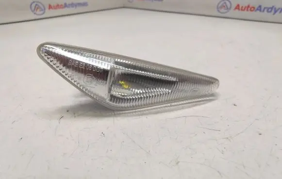 BMW X5 E70 Front fender indicator light 7171007 63137171007