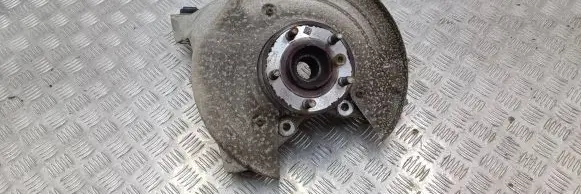 Rear wheel hub