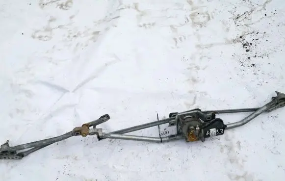 Opel Zafira A Front wiper linkage and motor
