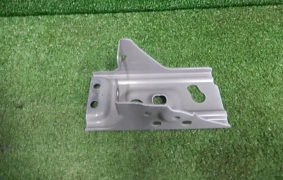 Mitsubishi ASX Fender mounting bracket