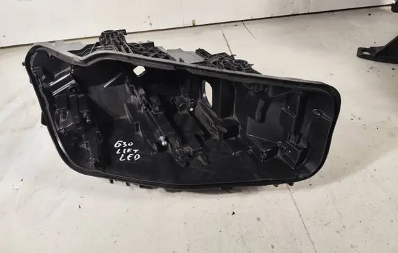 BMW 5 G30 G31 G38 Headlight/headlamp 23379902