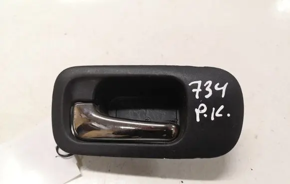 Honda CR-V Front door interior handle