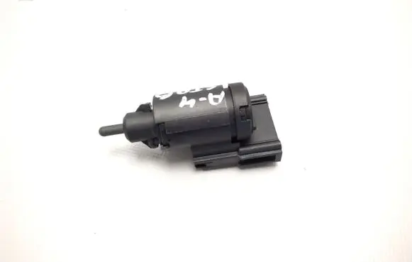 Audi A4 S4 B5 8D Brake pedal sensor switch 3B0945511A