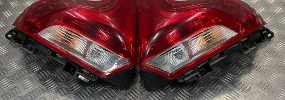 Volvo V40 Rear/tail lights set VOLVOY555DX