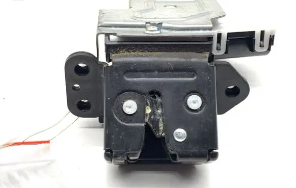 Mazda 2 Tailgate exterior lock C6728