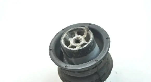 Mercedes-Benz CLK A209 C209 Engine mount bracket