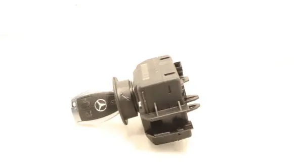 Mercedes-Benz C W204 Ignition lock A2075450108
