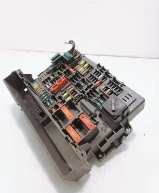 BMW 3 E90 E91 Fuse module 9119446 17925000002 90210365