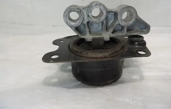Chevrolet Captiva Gearbox mounting bracket H61754A