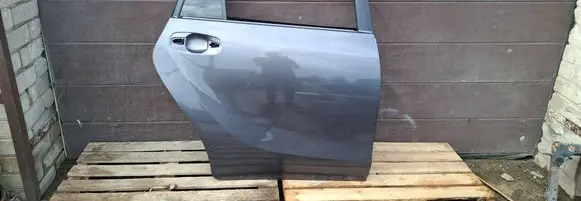 Toyota Verso Rear door