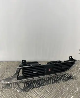 Audi A7 S7 4G Dash center air vent grill 4G1820951