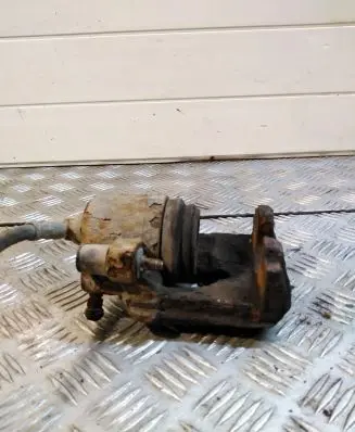 Volkswagen Polo Front brake caliper