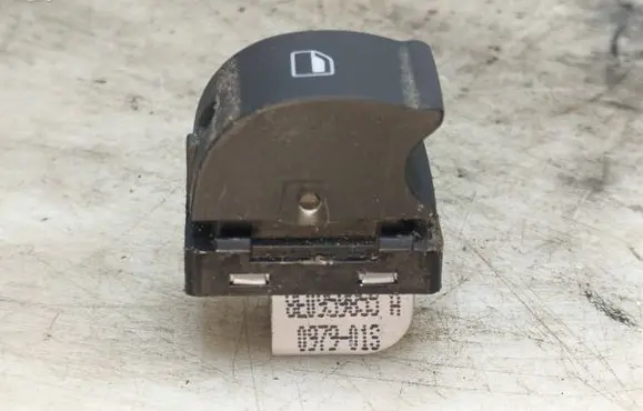 Seat Exeo (3R) Electric window control switch 8E0959855A 097901S