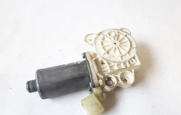 Mercedes-Benz CLS C219 Rear door window regulator motor A2198200642 0130821432
