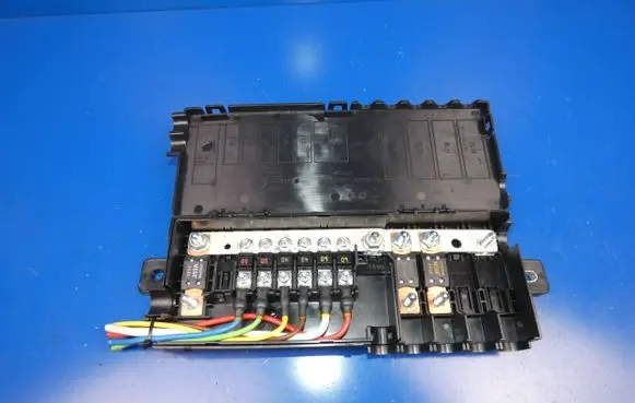 Jaguar XE Fuse module GX7314516AD 301165400 A50096661