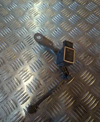 BMW 5 E60 E61 Front height sensor lever 1093697