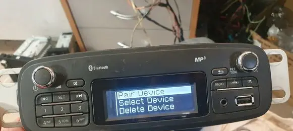 Renault Clio IV Radio/CD/DVD/GPS head unit 281154149R AGC1220RF