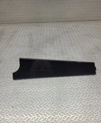 Dashboard glove box trim