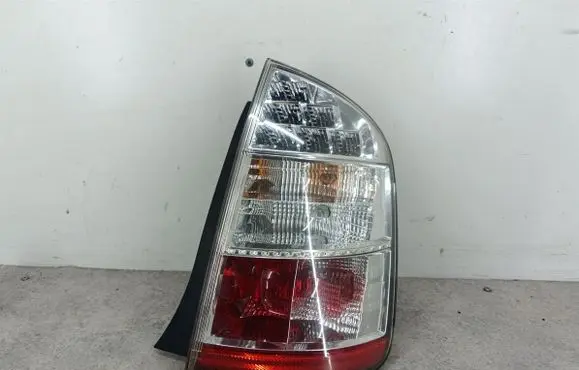 Toyota Prius (NHW20) Rear/tail lights 47-14R