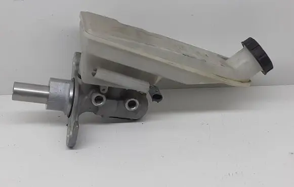 Mercedes-Benz B W246 W242 Master brake cylinder A2464300002