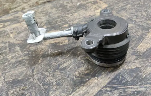 Clutch slave cylinder