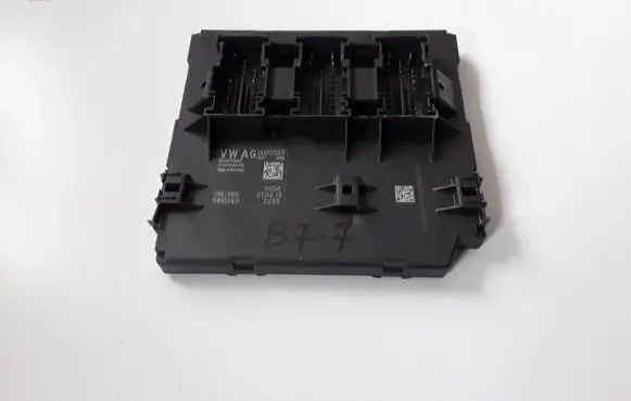 Volkswagen PASSAT B7 Comfort/convenience module 3AA937087F