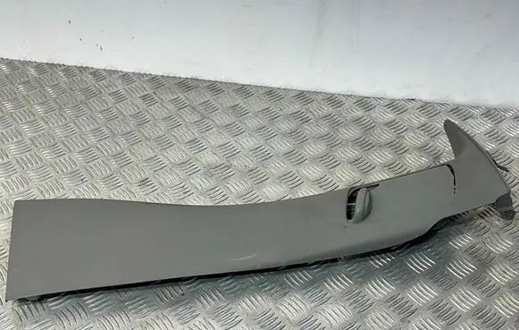 Opel Vivaro Seat belt trim 93853905 8200403996