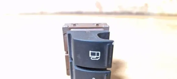 Volkswagen PASSAT B6 Fuel tank opening switch 3c0959903