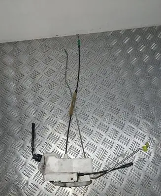 Mitsubishi Pajero Front door lock